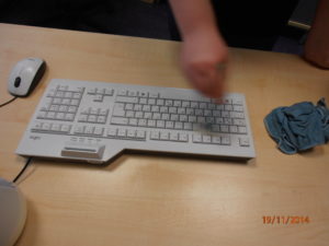 Professionelle Tastatur Reinigung